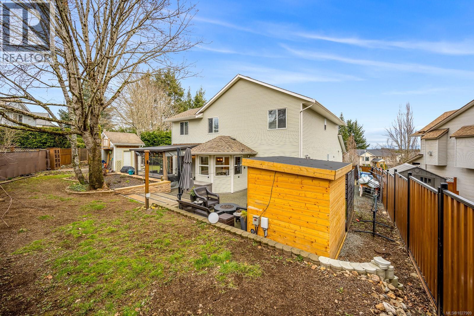 502 Deerwood Pl, Comox