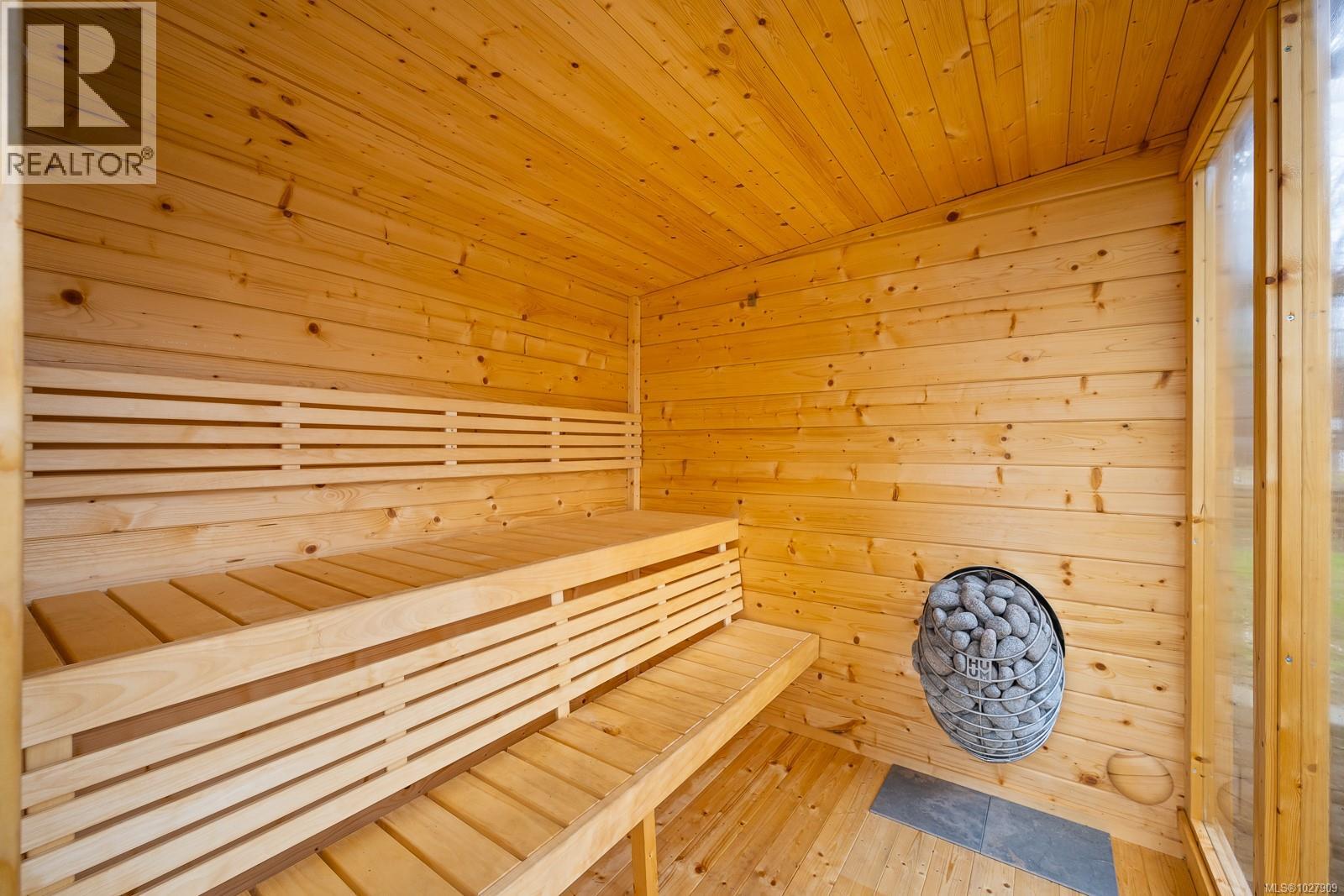 502 Deerwood Pl, Comox