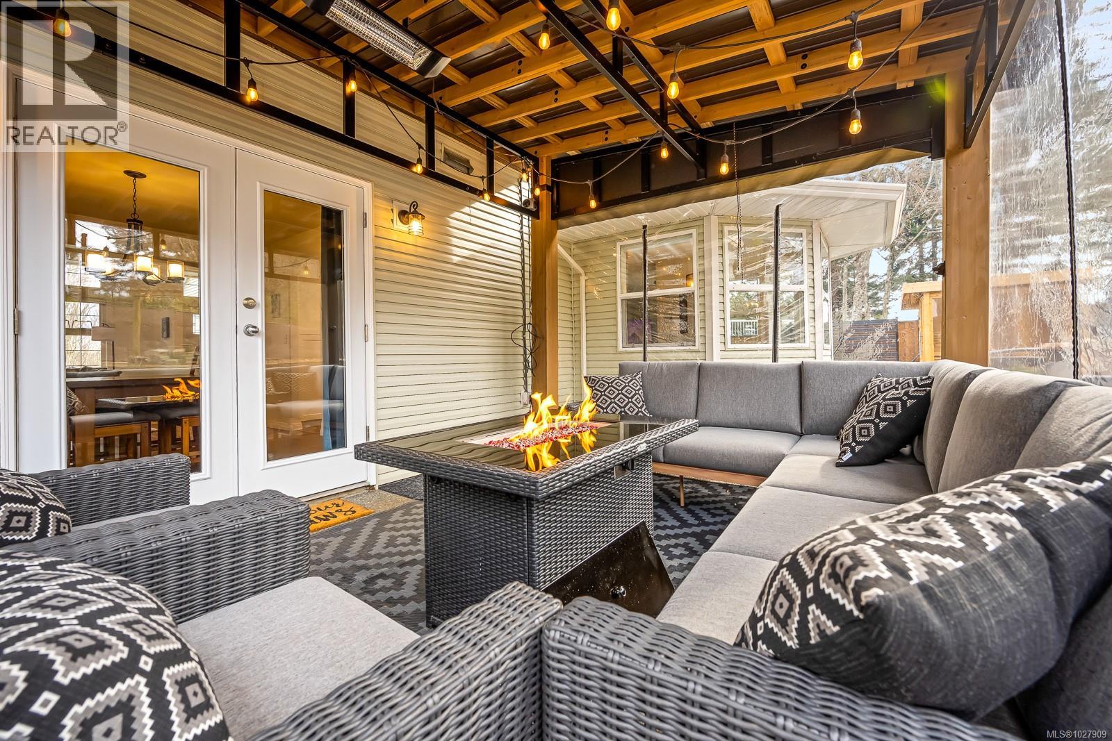 502 Deerwood Pl, Comox