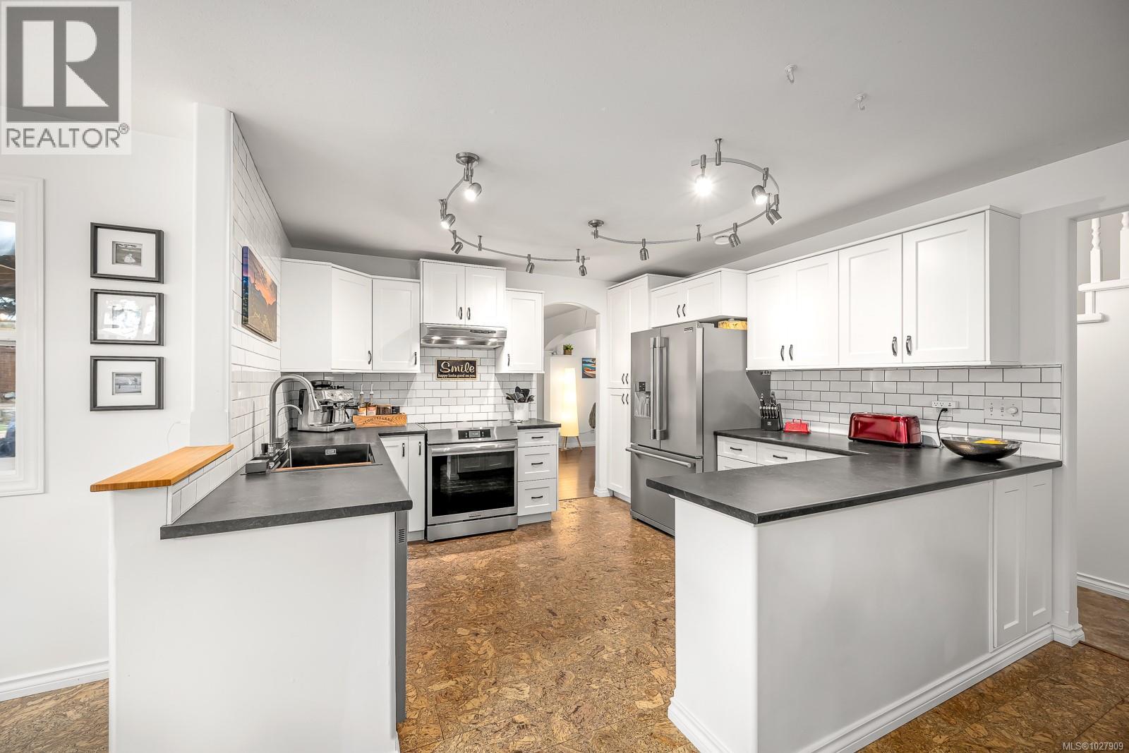 502 Deerwood Pl, Comox