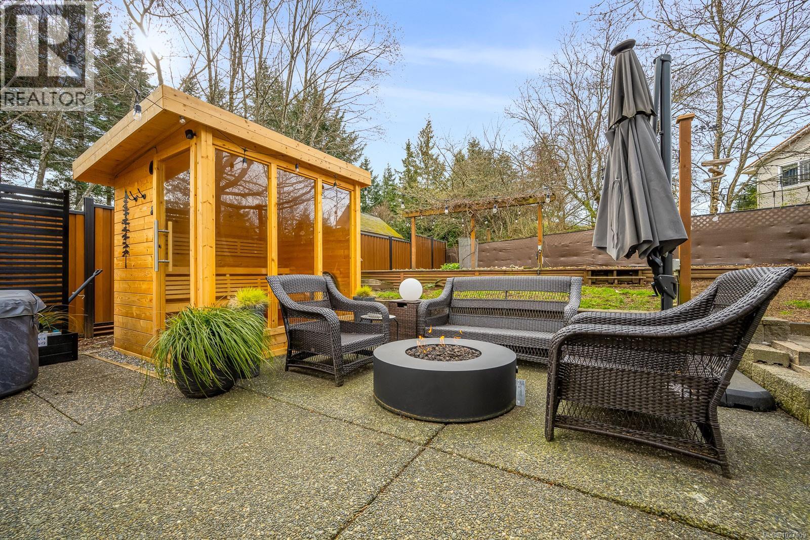 502 Deerwood Pl, Comox