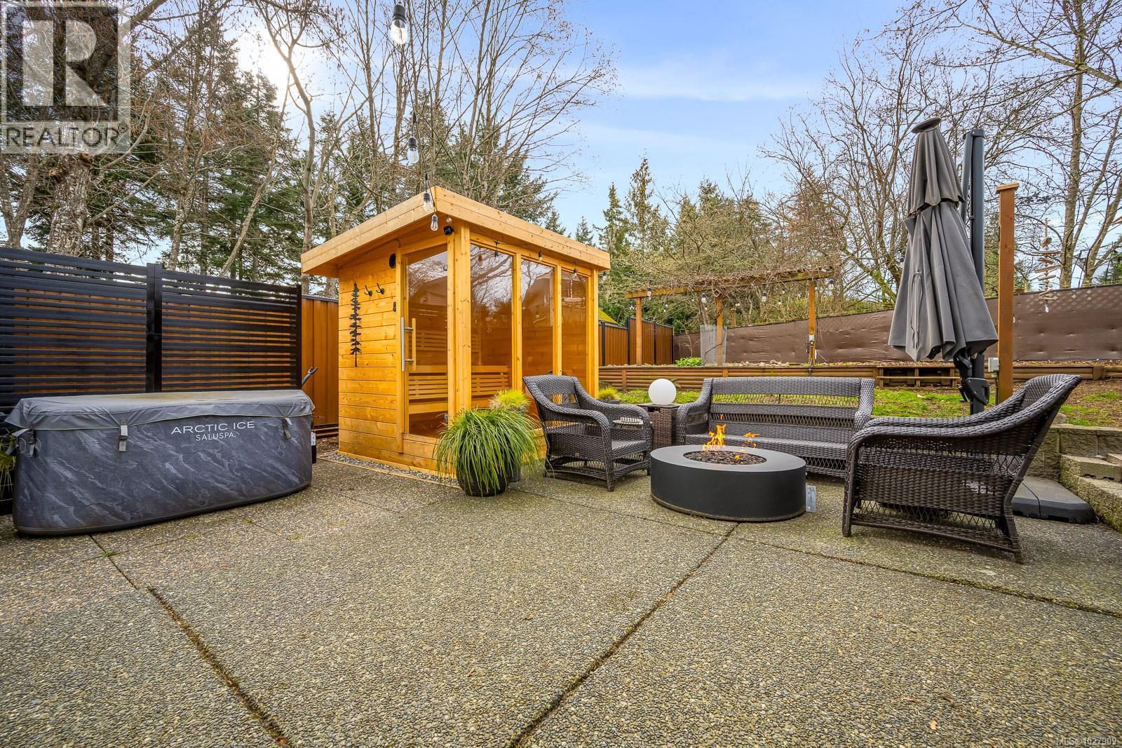 502 Deerwood Pl, Comox