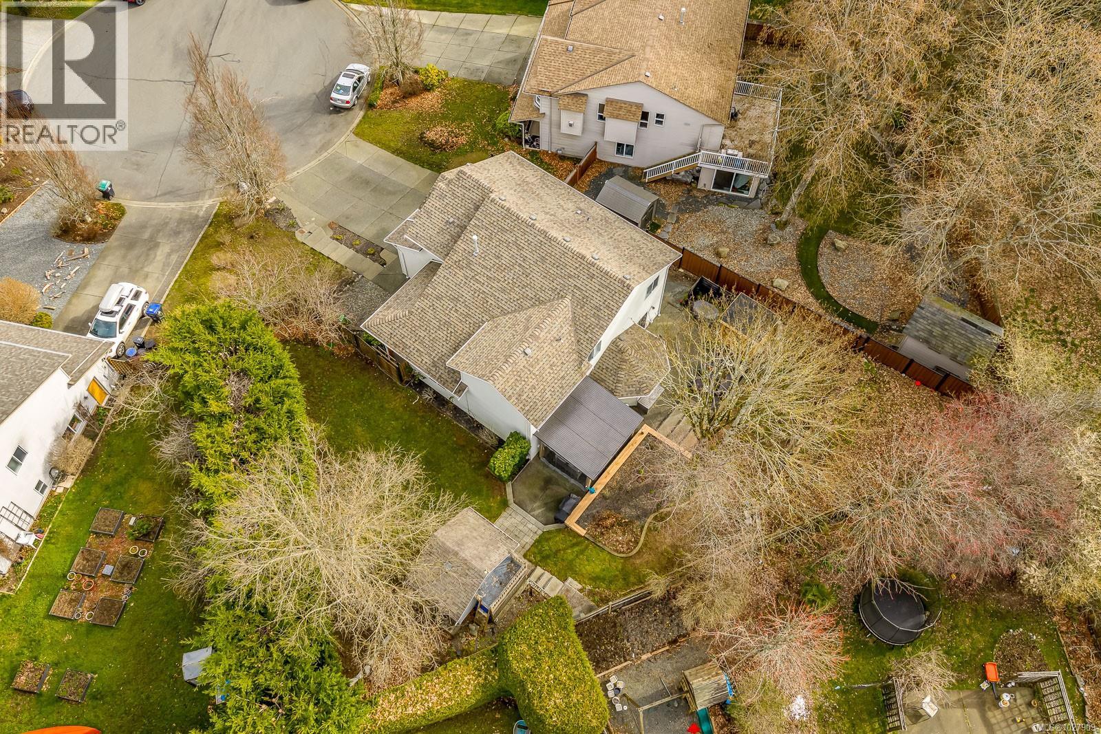 502 Deerwood Pl, Comox