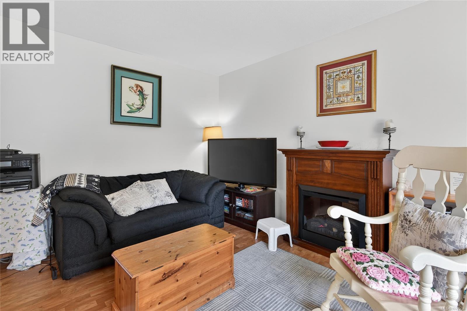 755 Kit Cres - 7