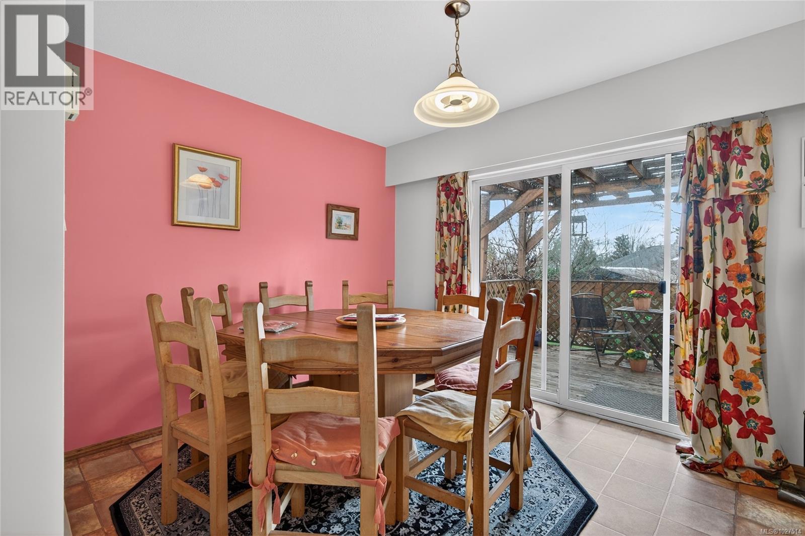 755 Kit Cres - 9