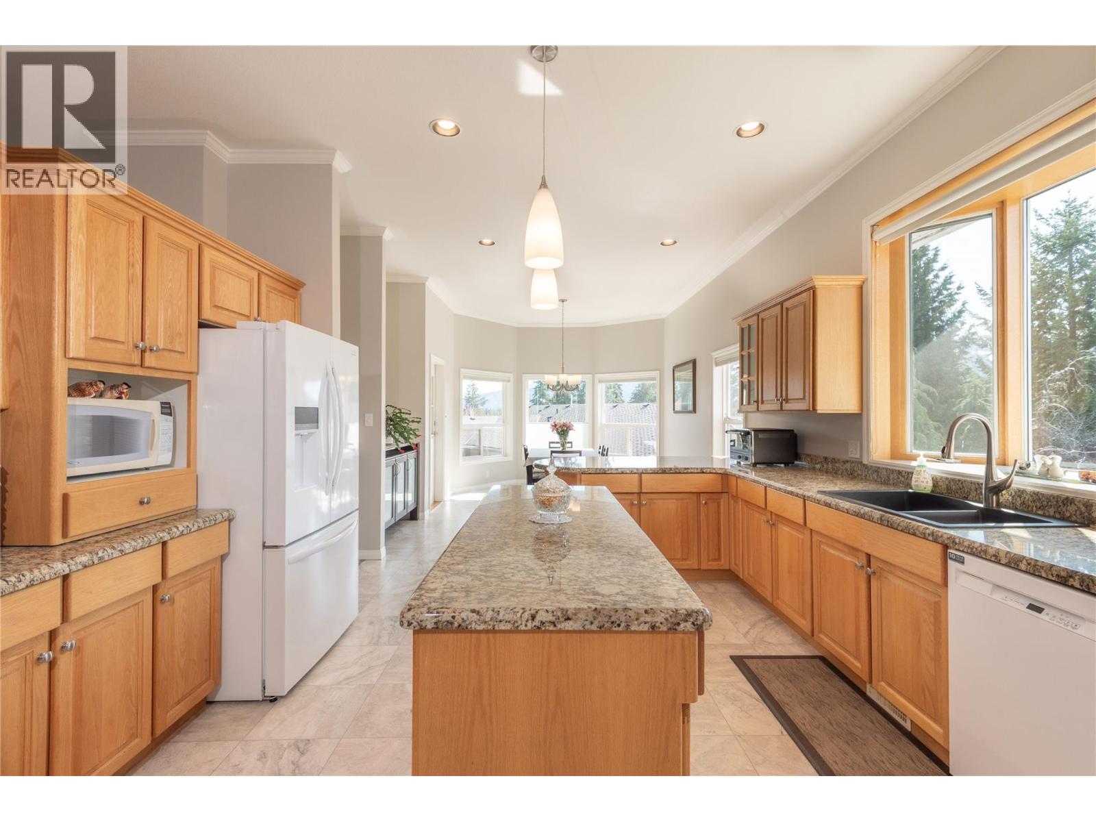  2519 Golf View Crescent, Blind Bay