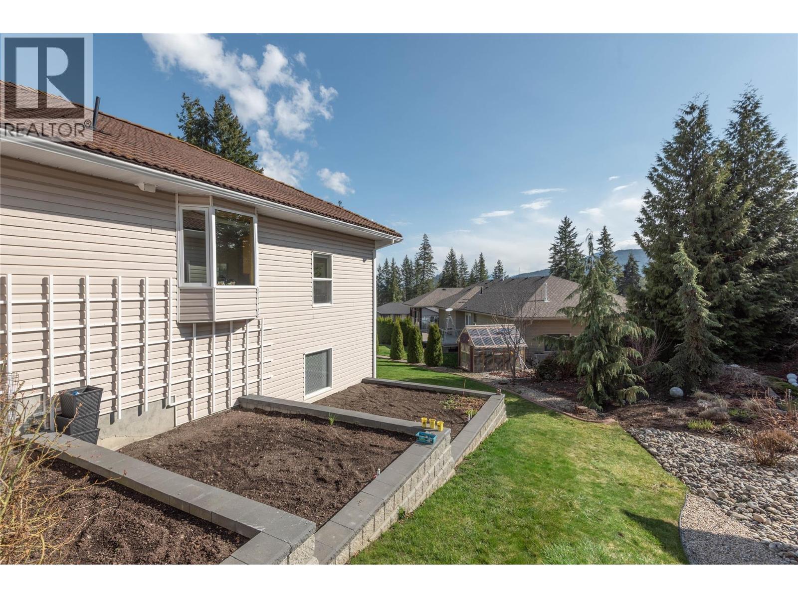  2519 Golf View Crescent, Blind Bay