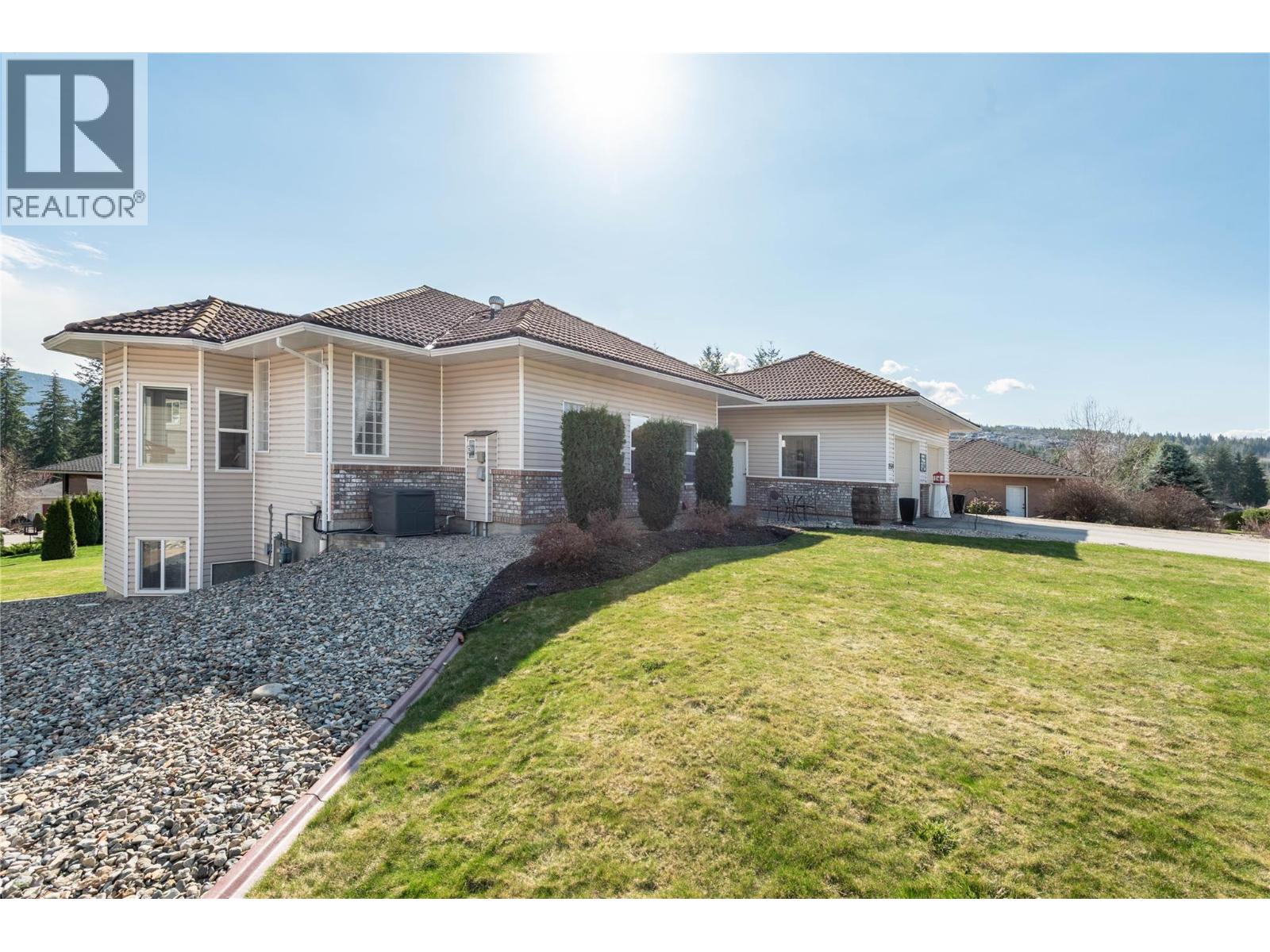 2519 Golf View Crescent, Blind Bay