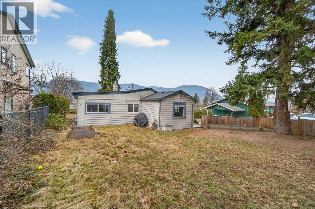 520 6 Street SE, Salmon Arm