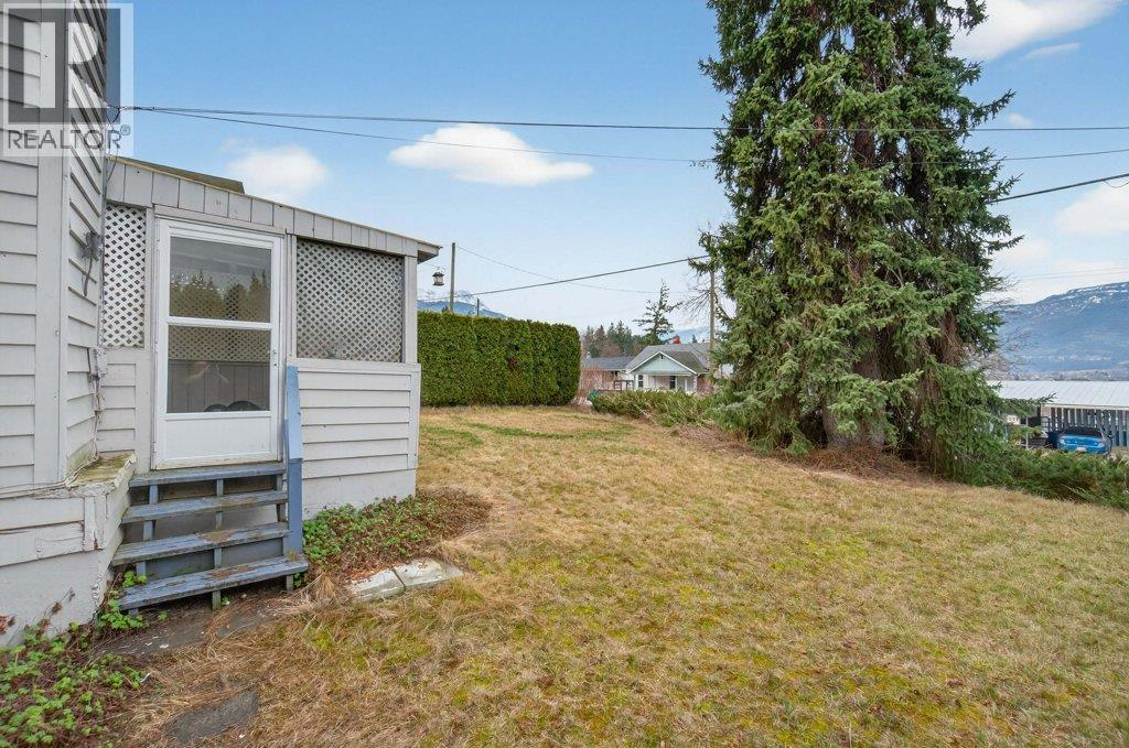 520 6 Street SE, Salmon Arm