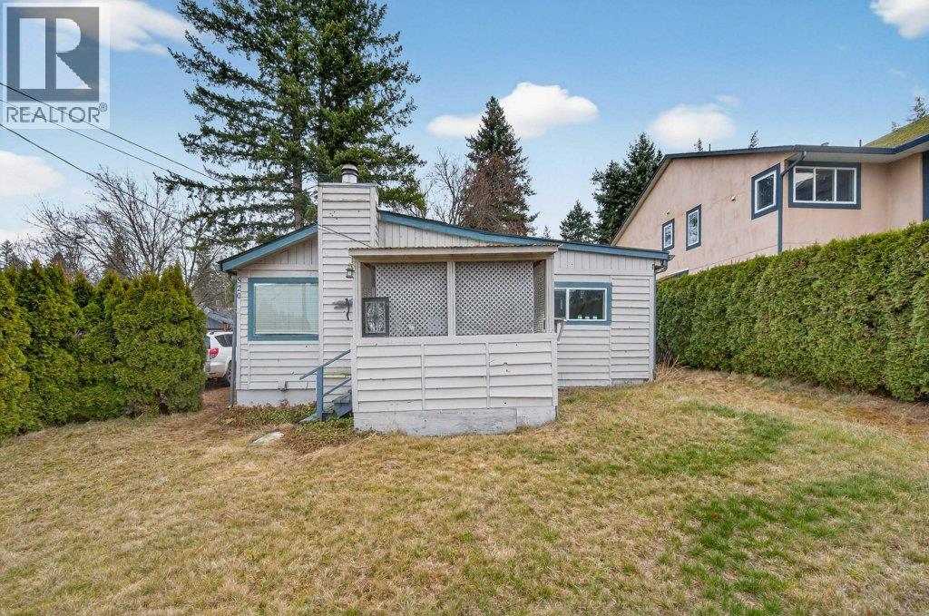 520 6 Street SE, Salmon Arm