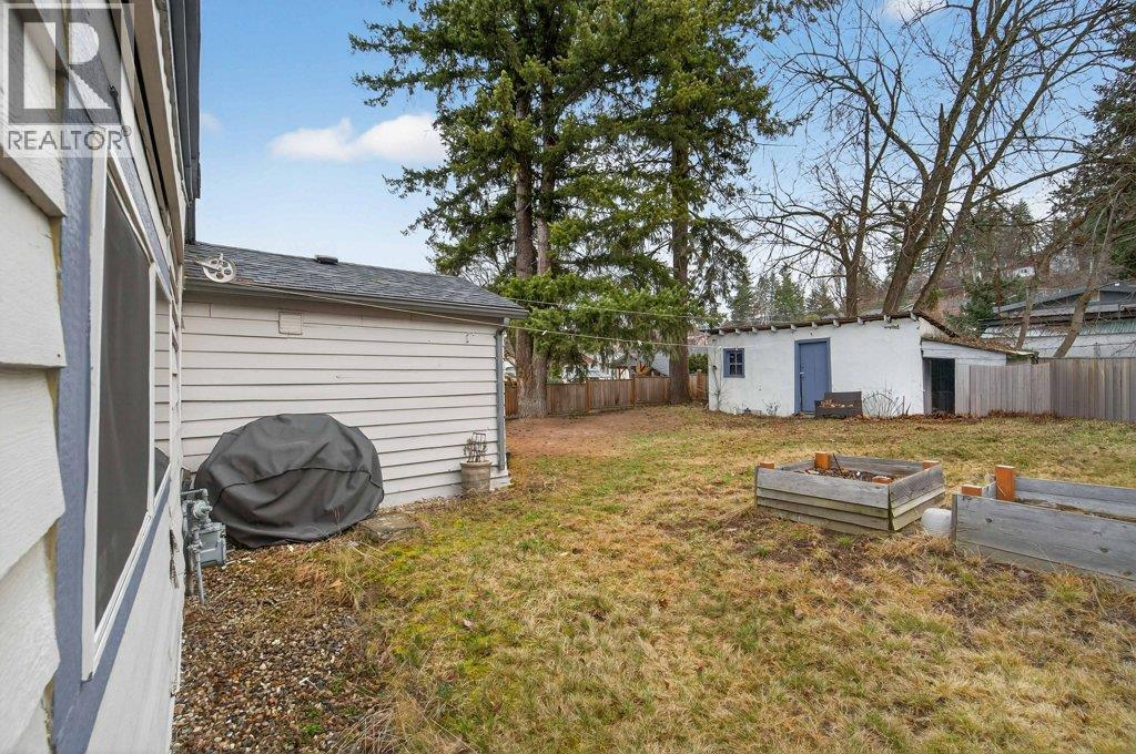 520 6 Street SE, Salmon Arm