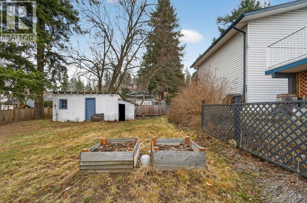 520 6 Street SE, Salmon Arm