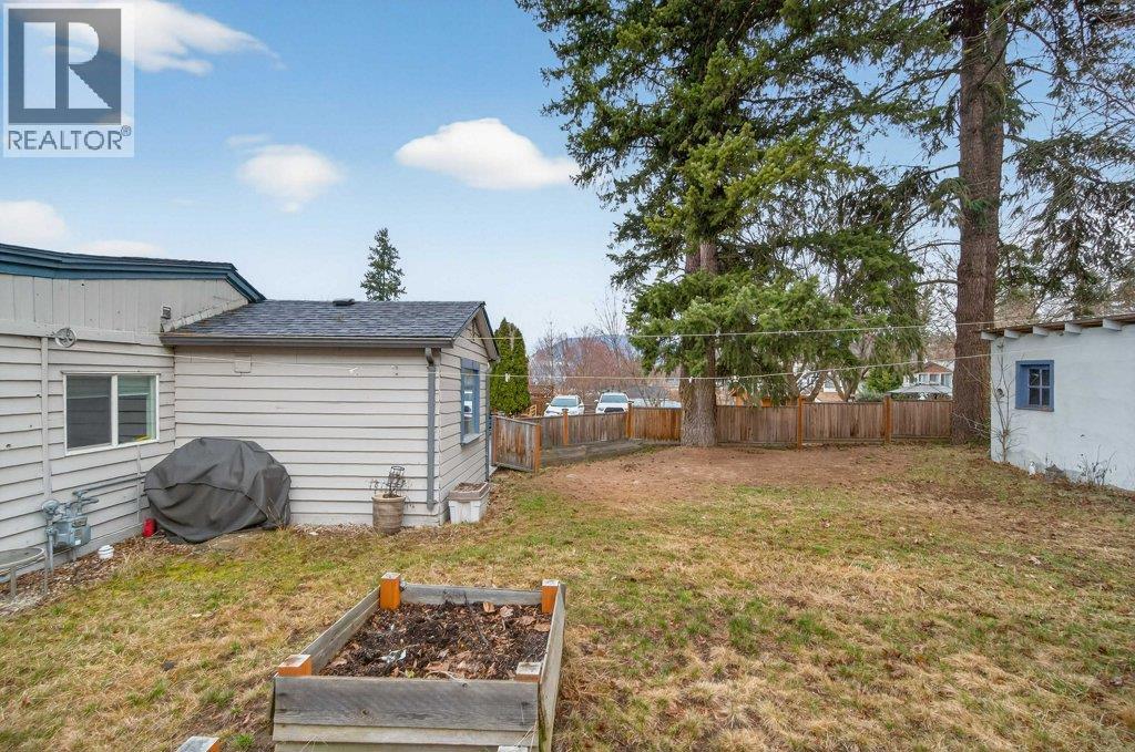 520 6 Street SE, Salmon Arm