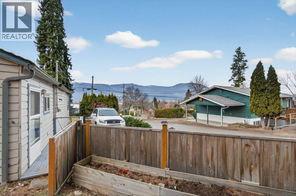 520 6 Street SE, Salmon Arm