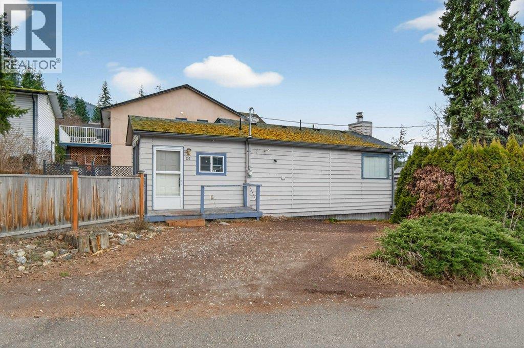 520 6 Street SE, Salmon Arm