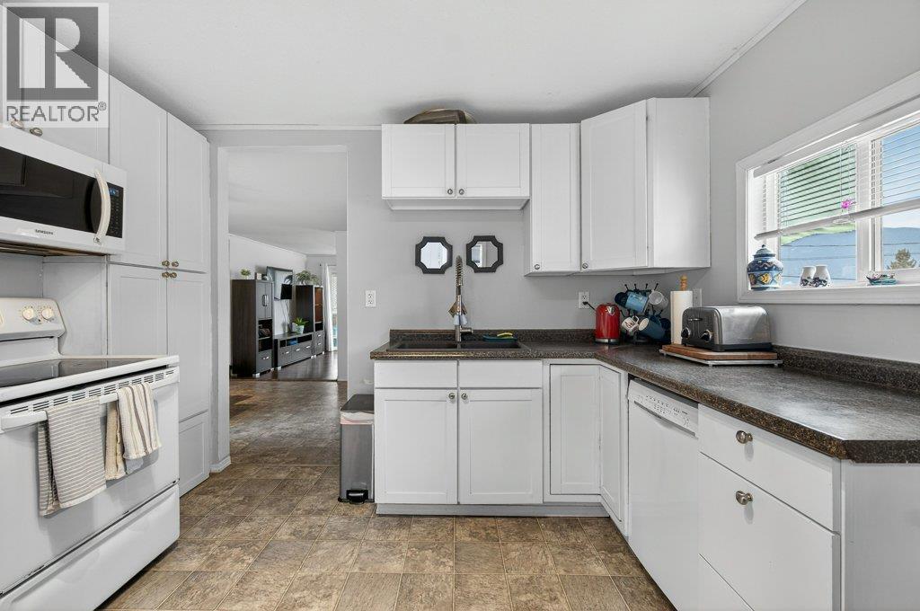 520 6 Street SE, Salmon Arm