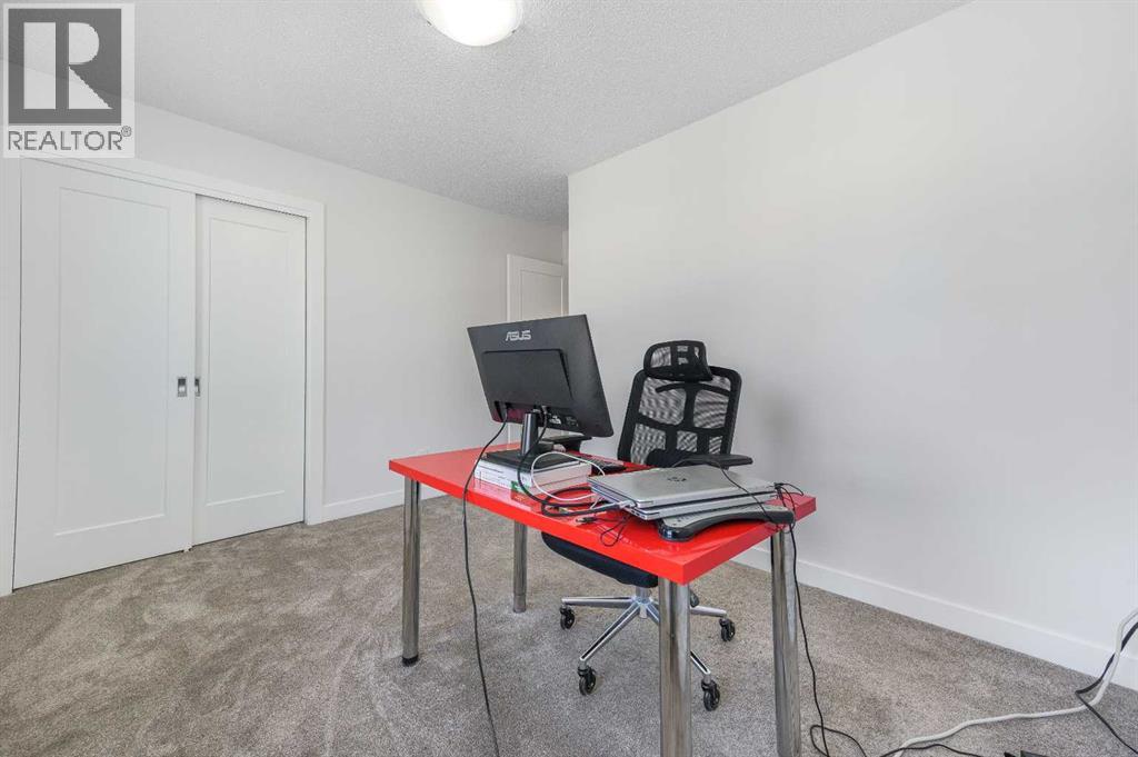 Single Family House for Sale in  Yorkville Avenue SW Yorkville Calgary 