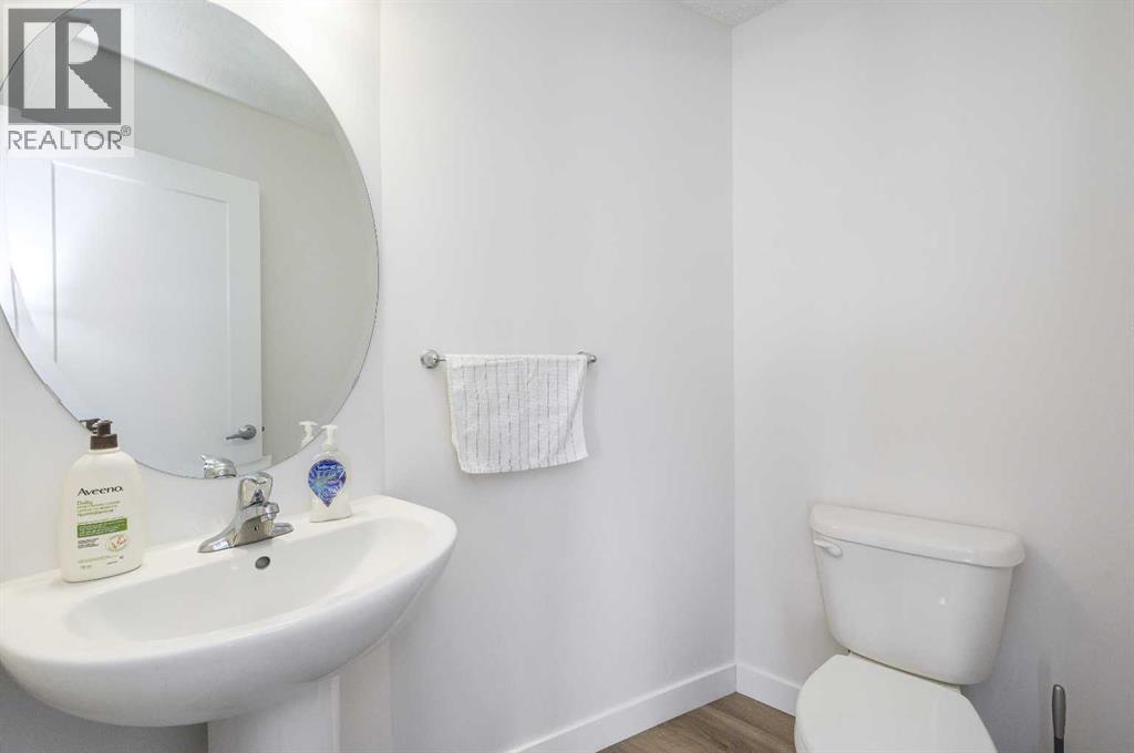 Single Family House for Sale in  Yorkville Avenue SW Yorkville Calgary 