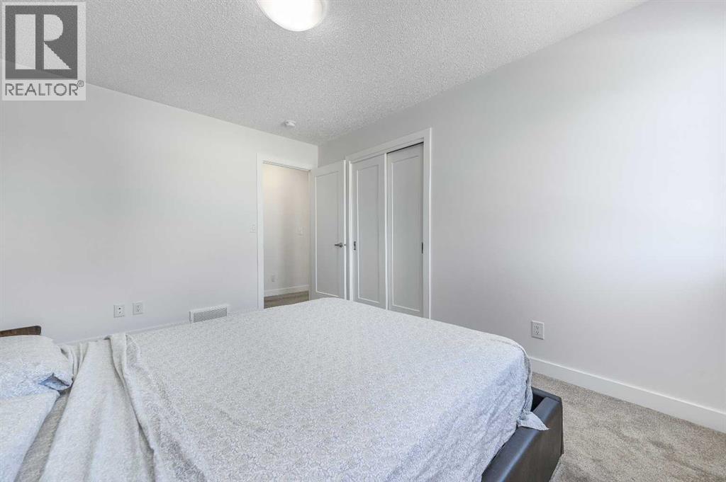 Single Family House for Sale in  Yorkville Avenue SW Yorkville Calgary 