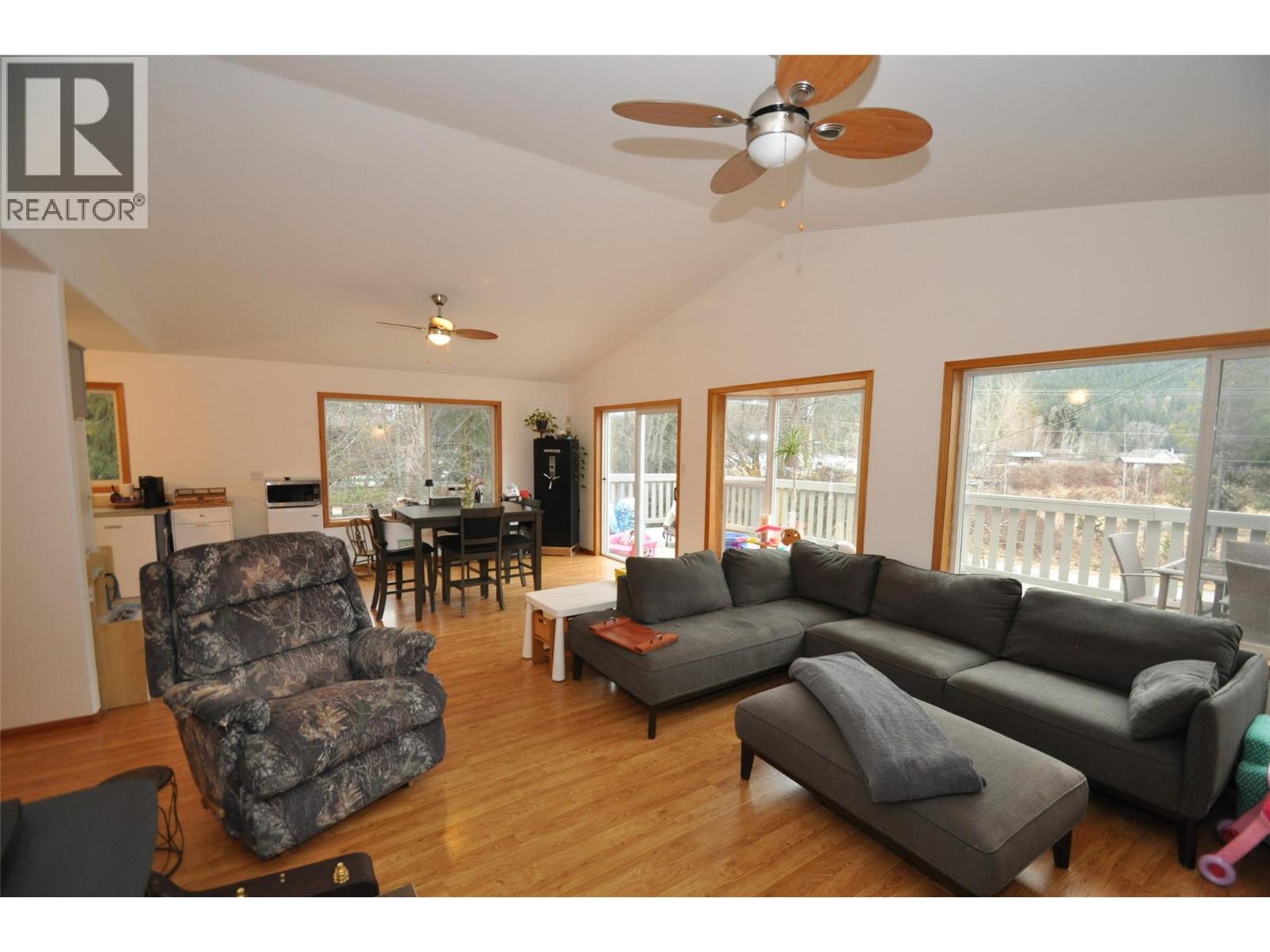 8917 MEADOW STREET - 7