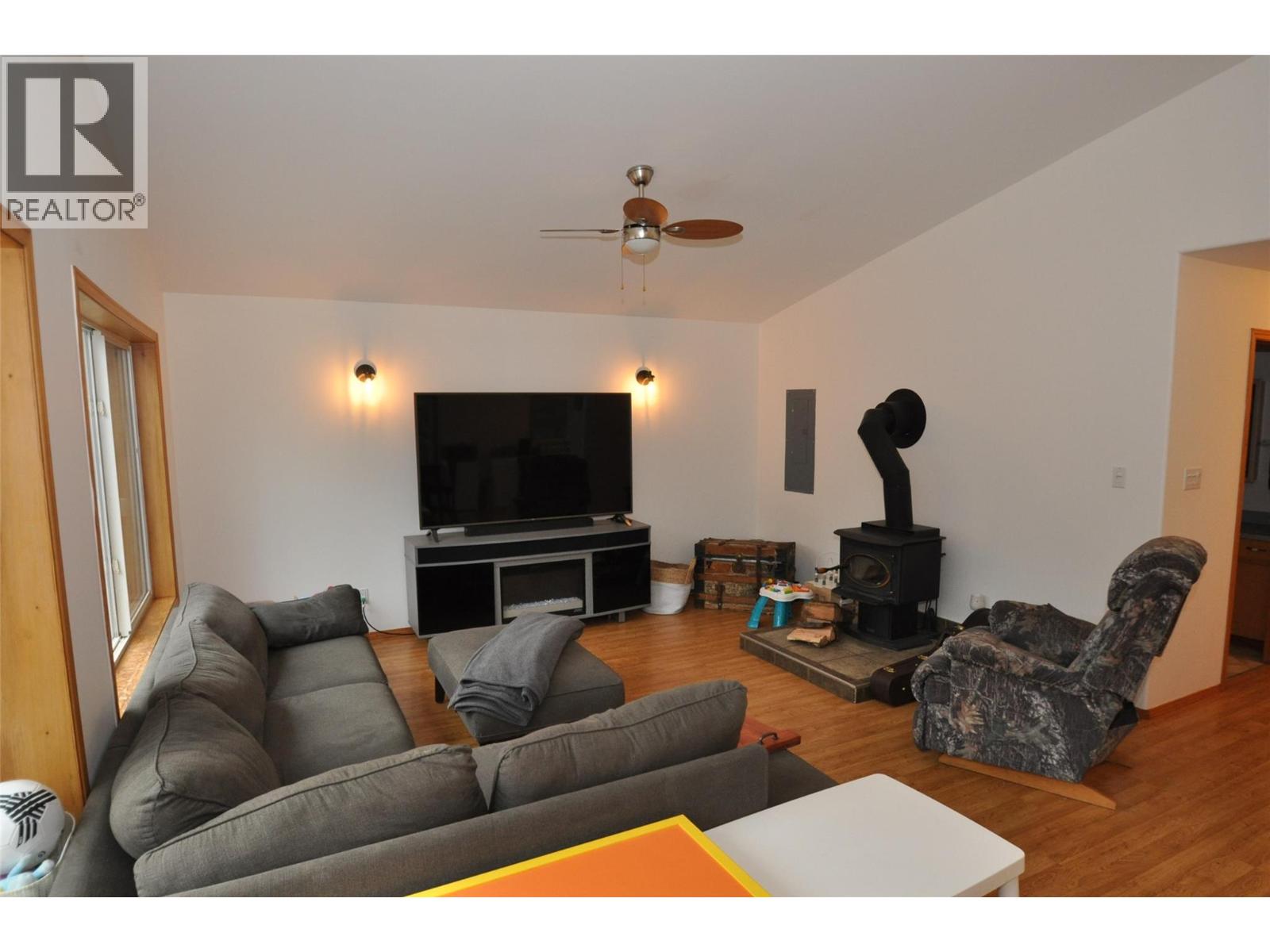 8917 MEADOW STREET - 5