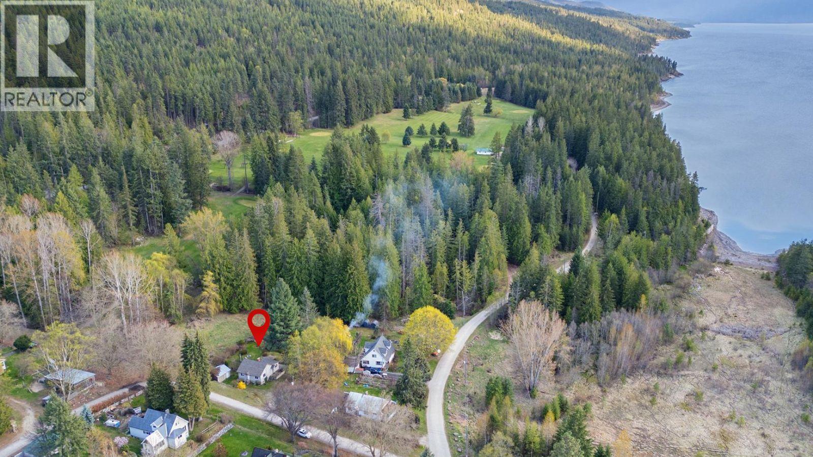 321 GOLF VIEW Street, Riondel