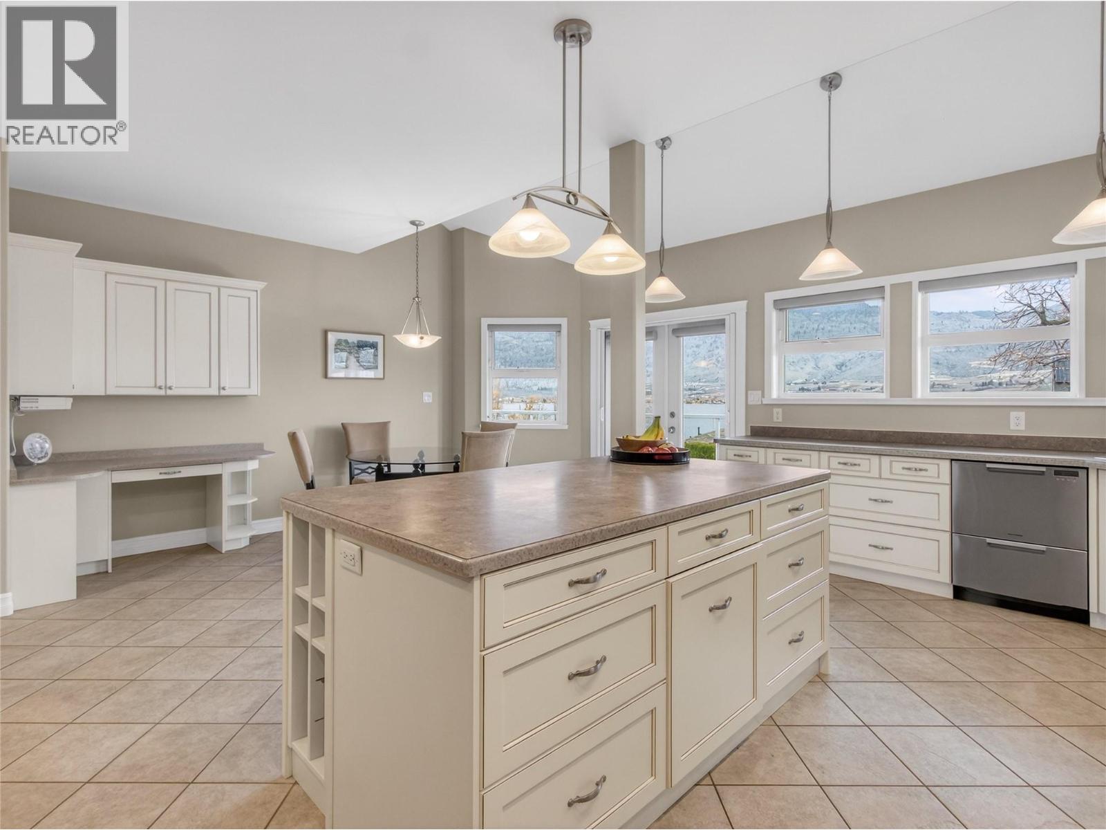 4005 Lobelia Drive, Osoyoos