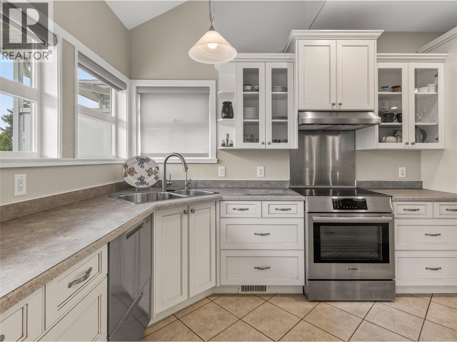 4005 Lobelia Drive, Osoyoos