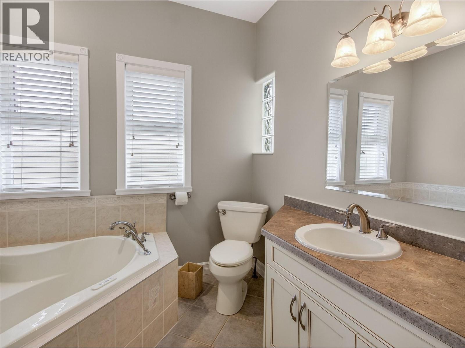 4005 Lobelia Drive, Osoyoos