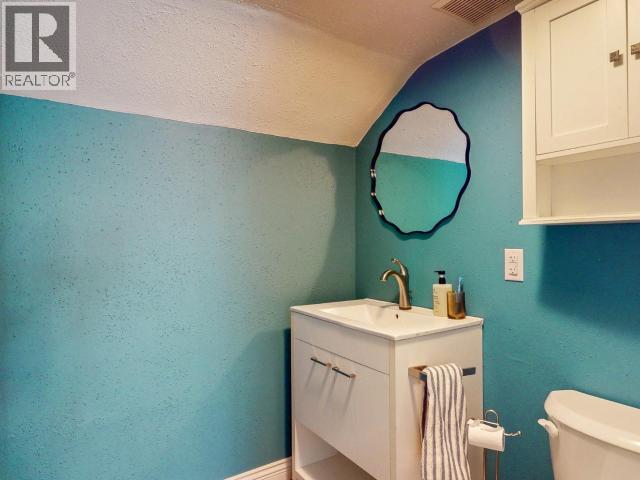 2521 ZILINSKY ROAD, Powell River