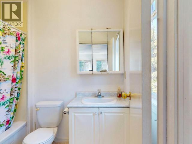 2521 ZILINSKY ROAD, Powell River