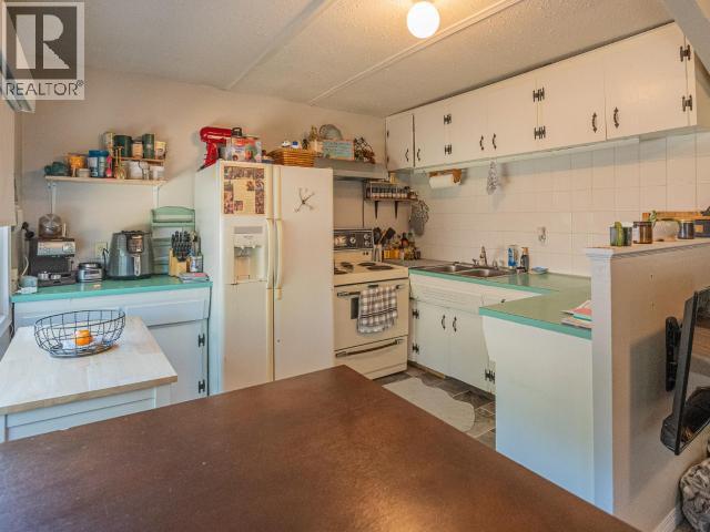 2521 ZILINSKY ROAD, Powell River