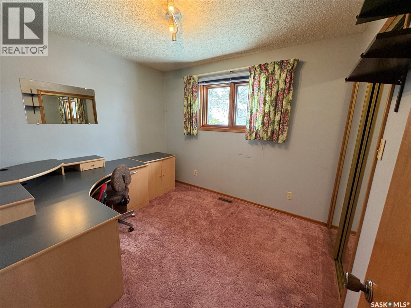 505 March AVENUE E — photo 16