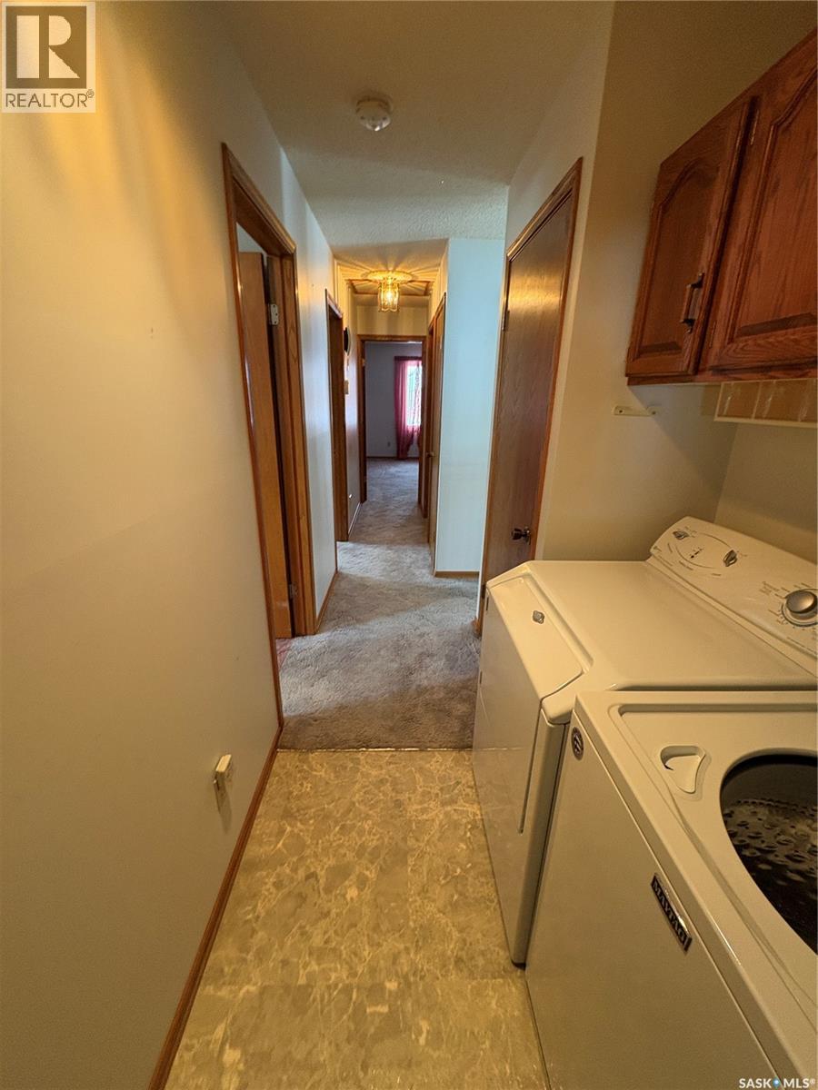 505 March AVENUE E — photo 17