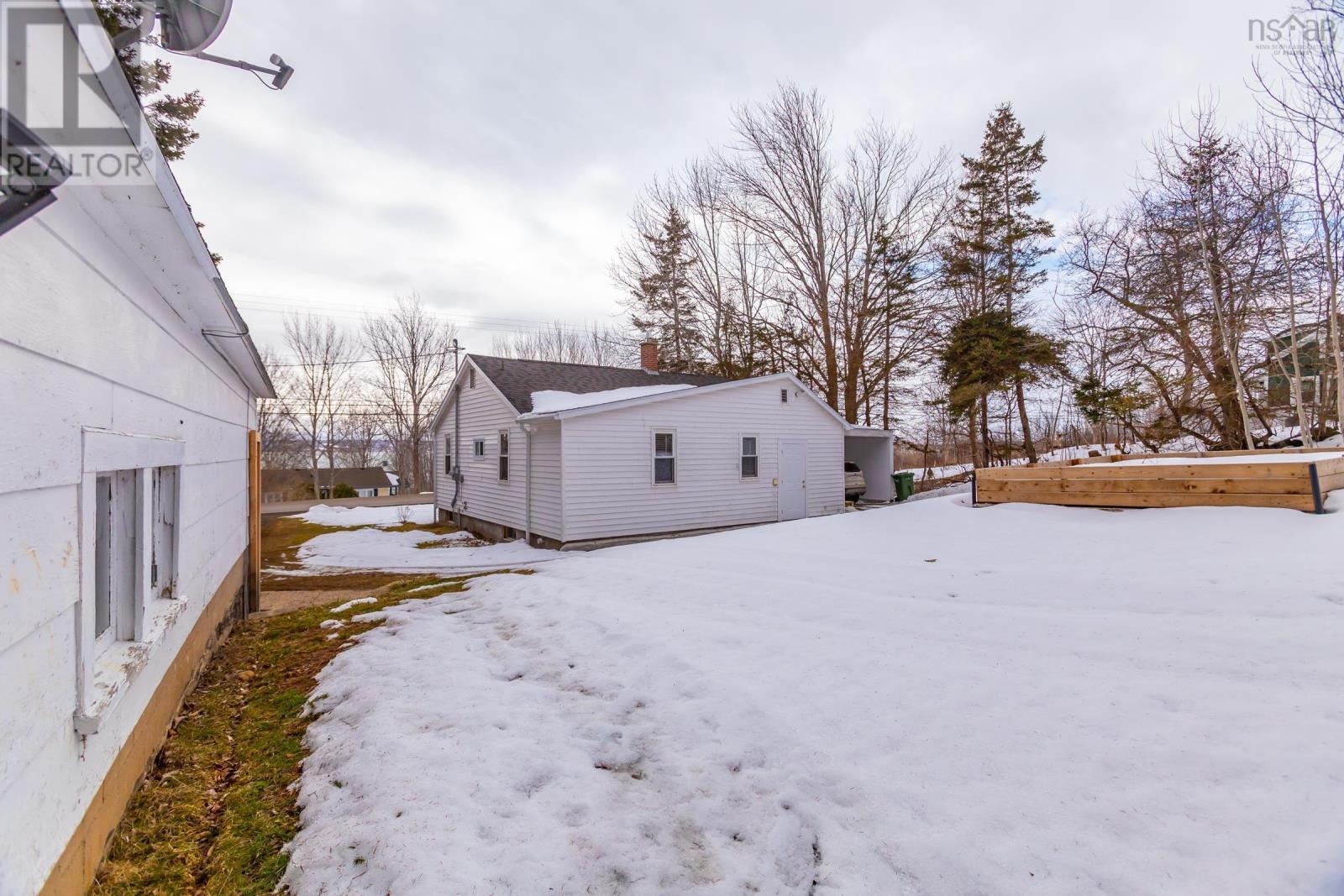 Property 35 of 45 of 1307 Granville Road