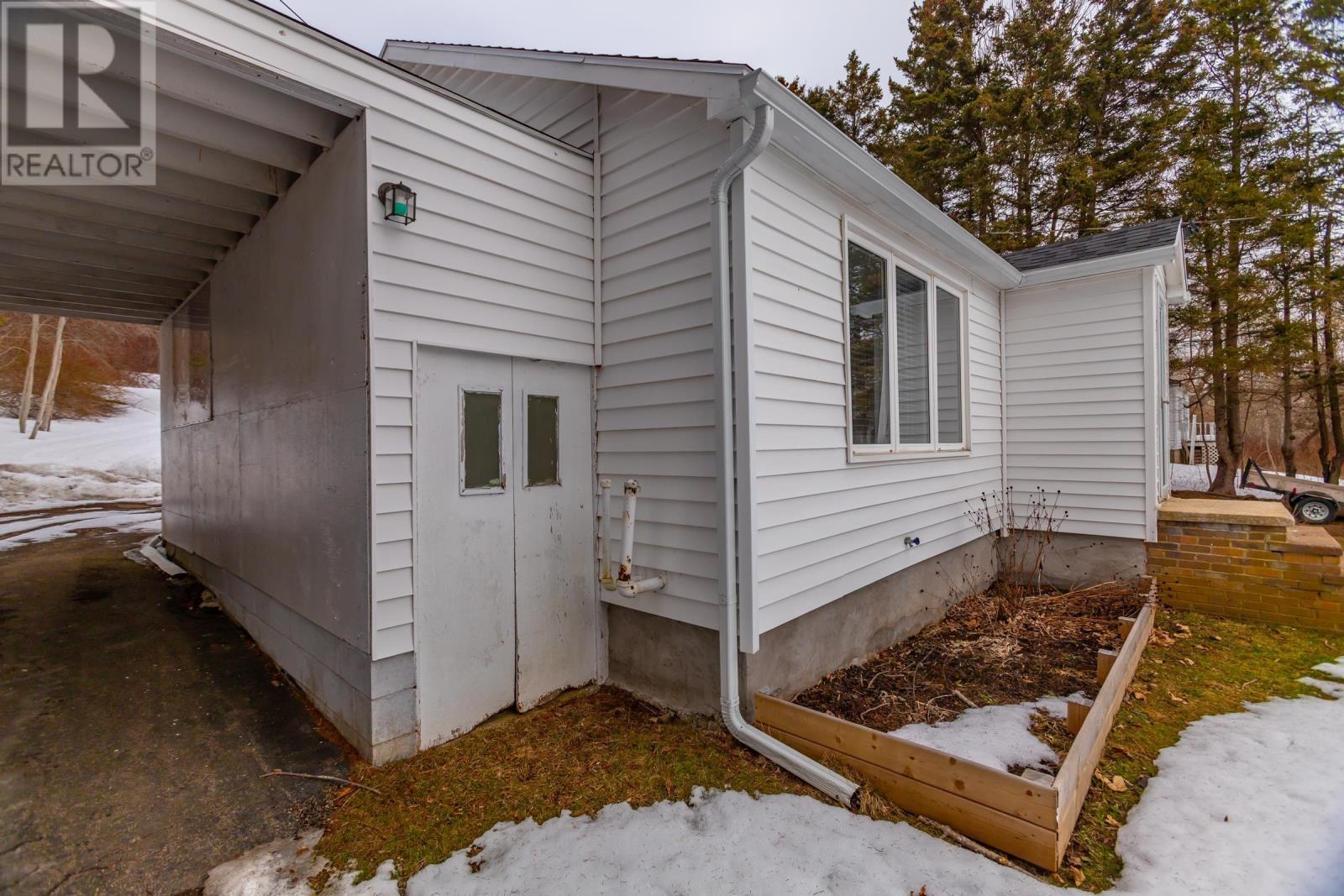 Property 43 of 45 of 1307 Granville Road