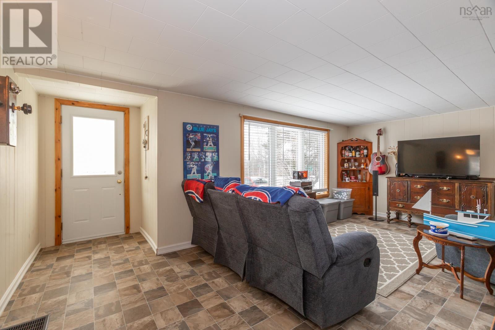 Property 7 of 45 of 1307 Granville Road