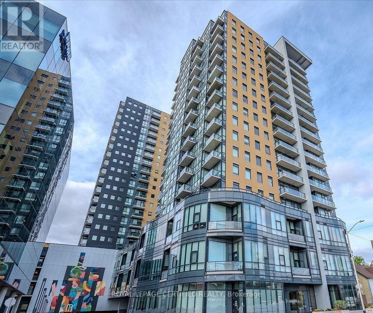 1502 - 108 GARMENT STREET