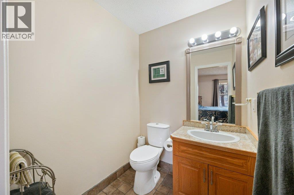 115 REDWING Place Unit# 12, Oliver