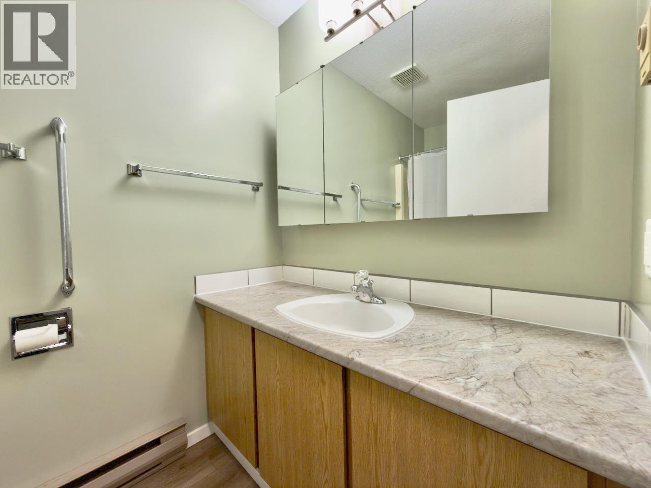 5852 Airport Street Unit# 2, Oliver