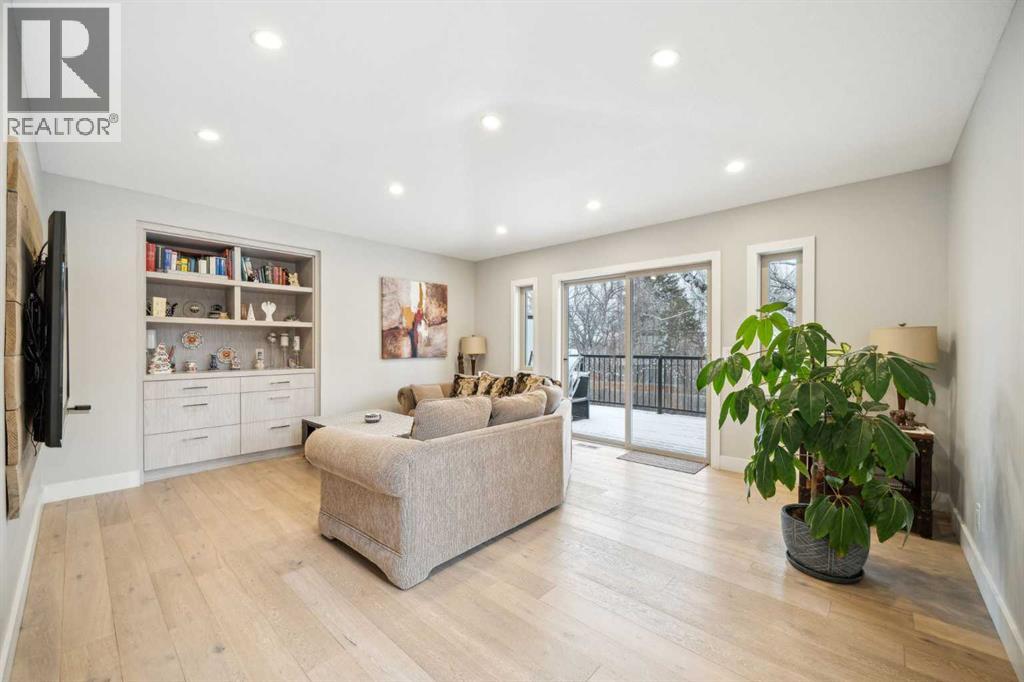 16 MEADOWLARK CRESCENT SW - 11