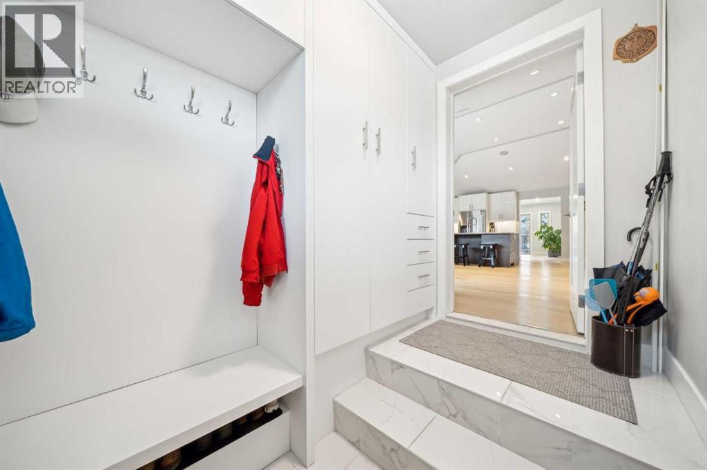 16 MEADOWLARK CRESCENT SW - 2