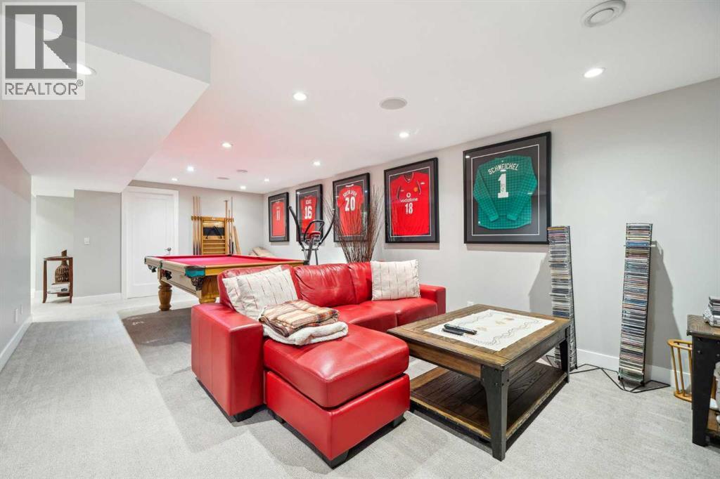 Single Family House Bungalow for Sale in  MEADOWLARK Crescent SW Meadowlark Park Calgary 