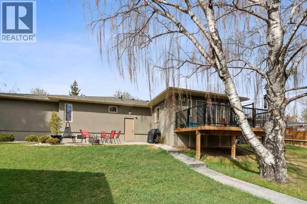 Single Family House Bungalow for Sale in  MEADOWLARK Crescent SW Meadowlark Park Calgary 