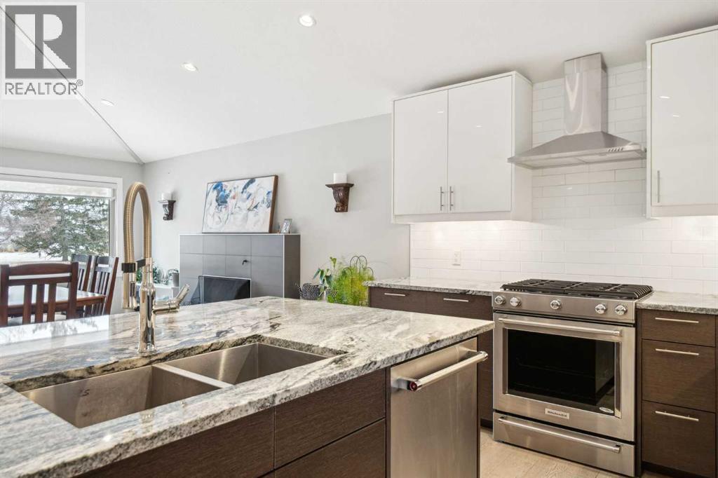 16 MEADOWLARK CRESCENT SW - 8