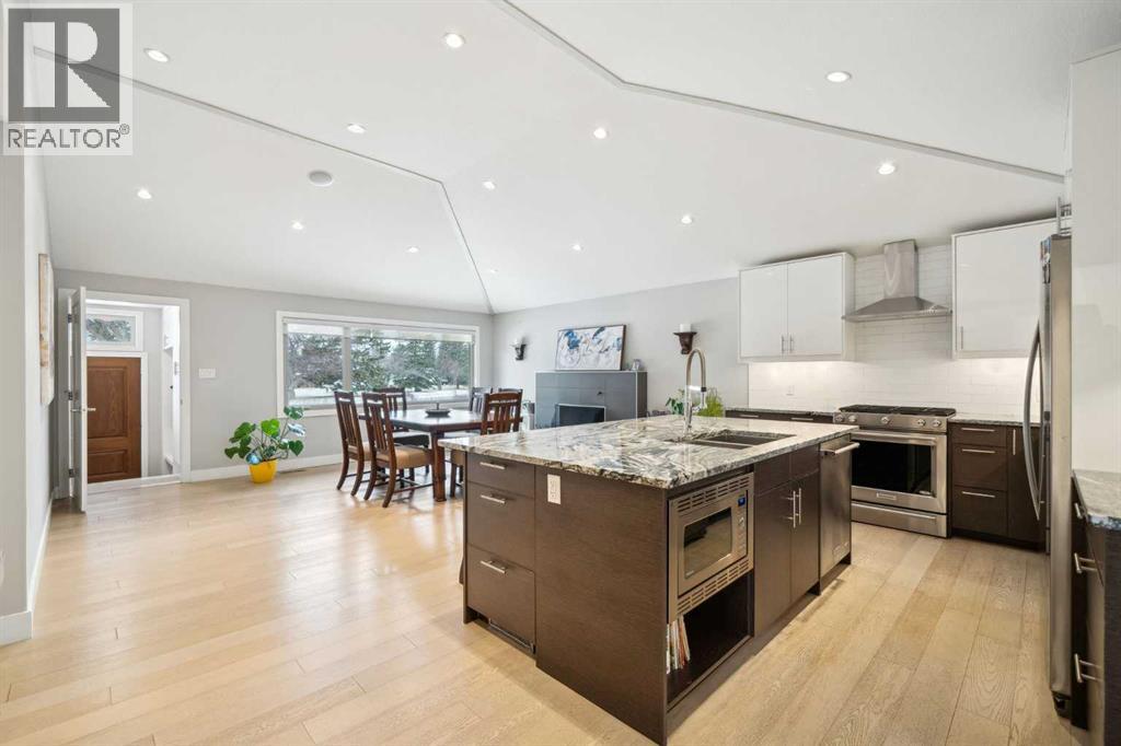 16 MEADOWLARK CRESCENT SW - 9
