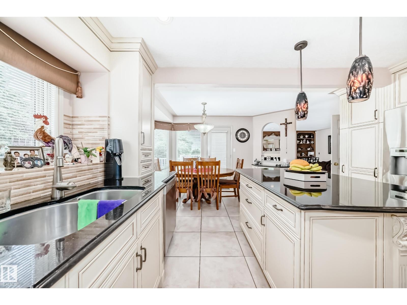 17416 53 AV NW - 10