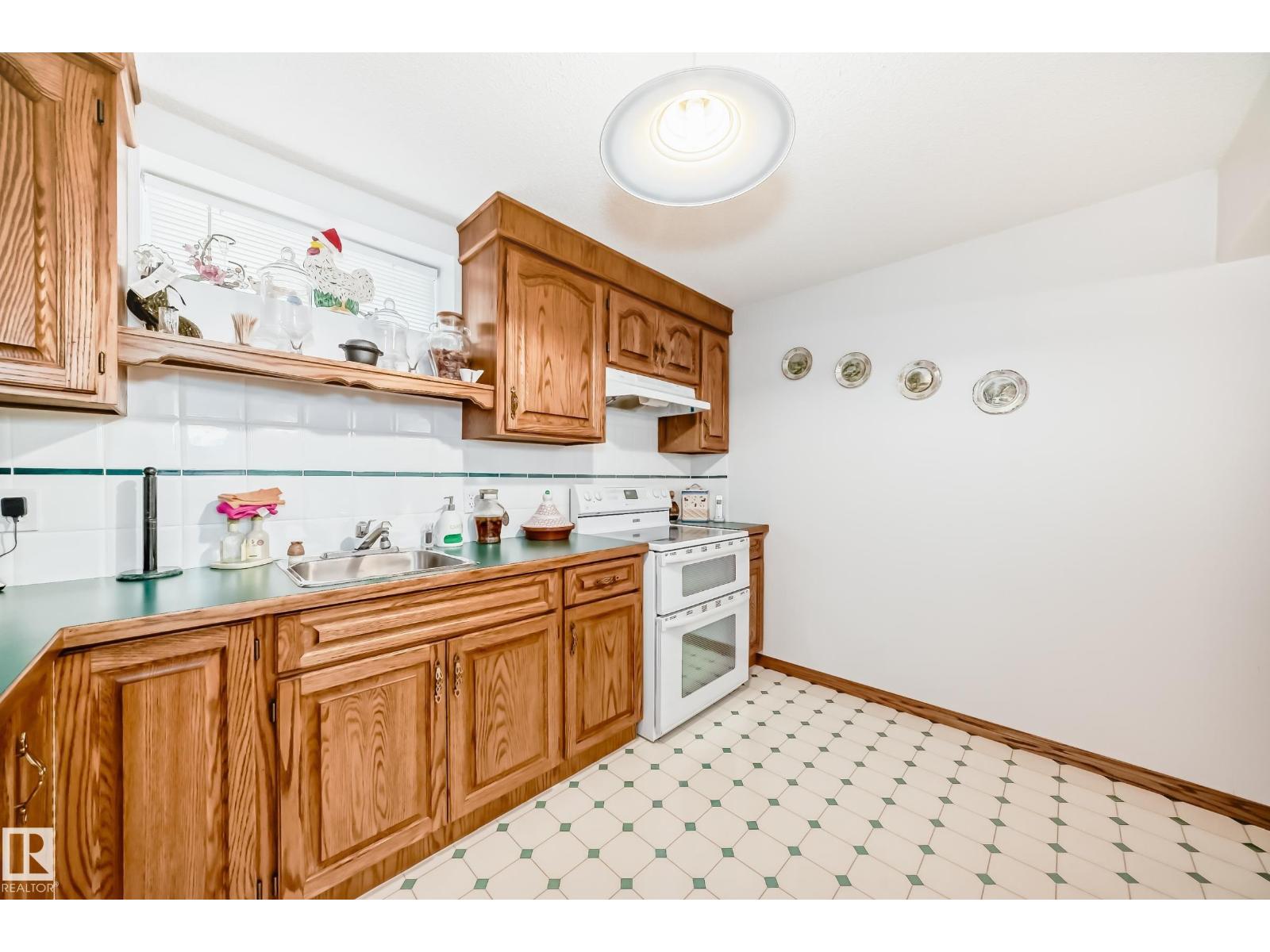 17416 53 AV NW - 61
