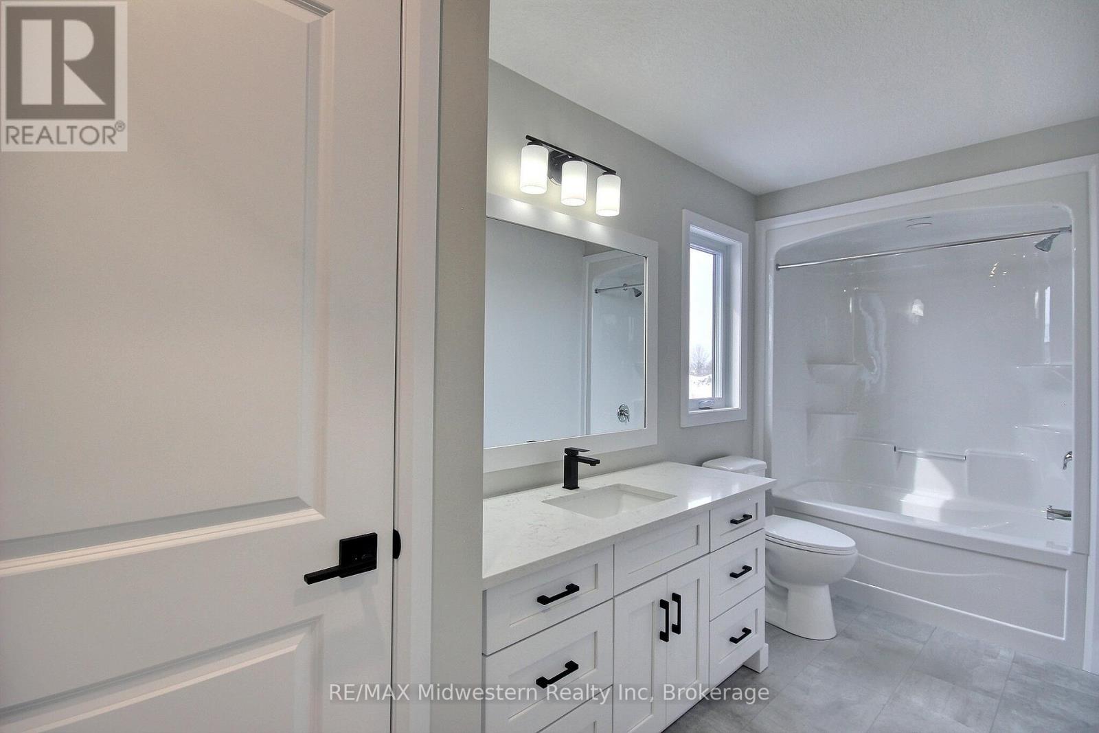 14 ROBERTS STREET N - Image 6